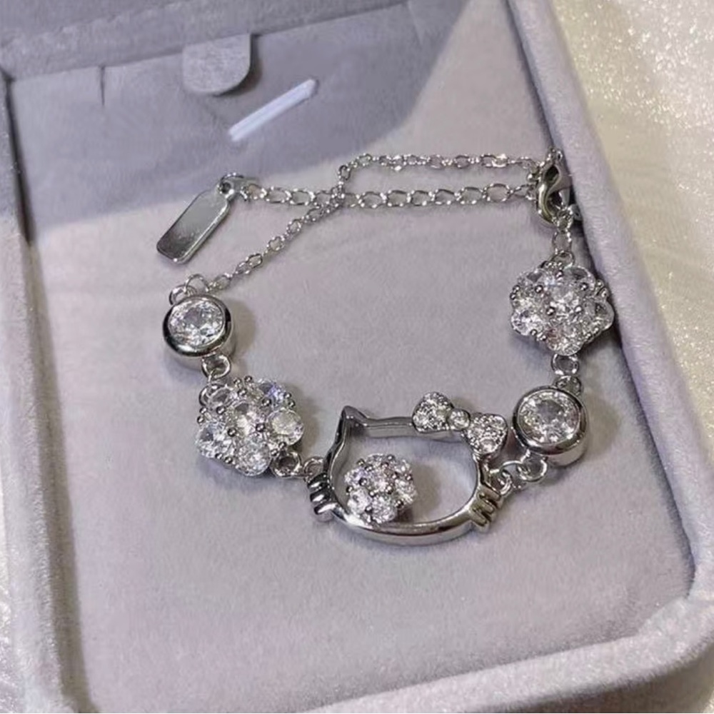 Hello Kitty bracelet. Hello kitty accessories, jewelry